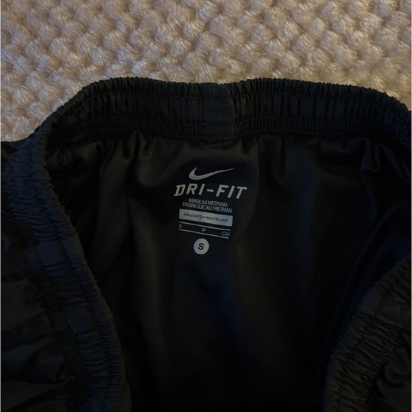 Nike Women’s Tempo Running Shorts—Black | SM - Picture 5 of 7